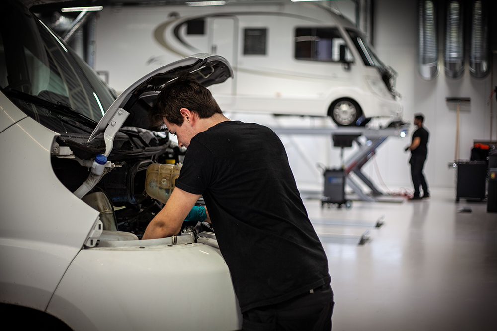 I vår verkstad får ni service på era campingfordon